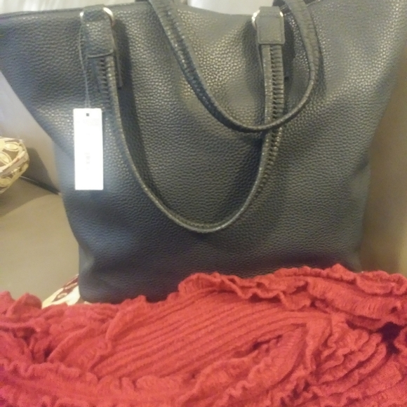 NEW APT. 9 Soft Tote Black - Picture 7 of 8